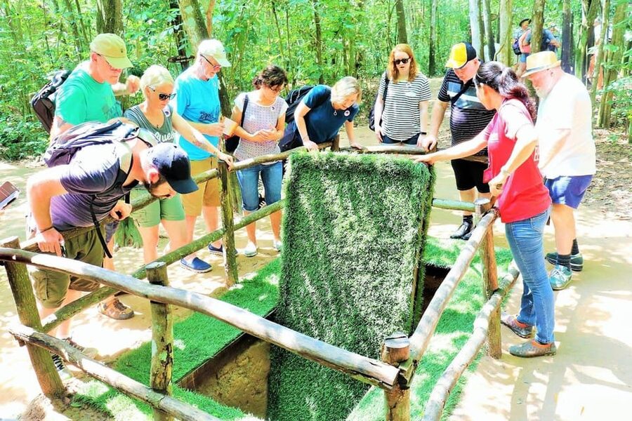 Ho Chi Minh: Cu Chi Tunnels–VIP Limousine (AM/PM) Lunch opt - Morning or afternoon: which departure works best?