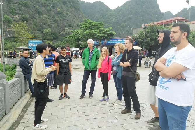 Hoa Lu - Tam Coc Luxury Small group 1D: Limousine bus, biking, boat trip, Lunch - Tam Coc by bamboo boat