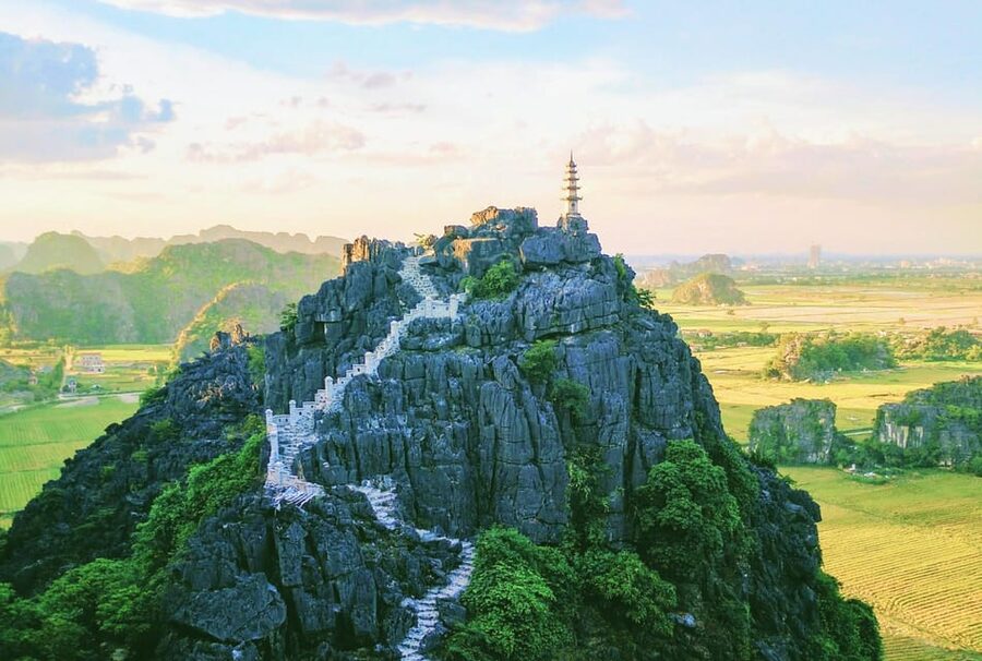 Hoa Lu, Tam Coc, & Mua Cave Day Trip with Lunch & Limousine - Transport, guide service, and the long return to Hanoi