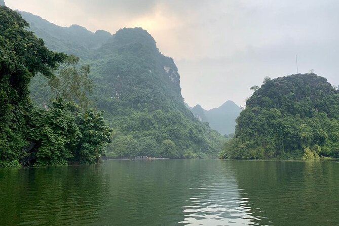 Hoa Lu - Tam Coc - Mua Cave Full Day - LIMOUSINE - Mua Cave and the climb question