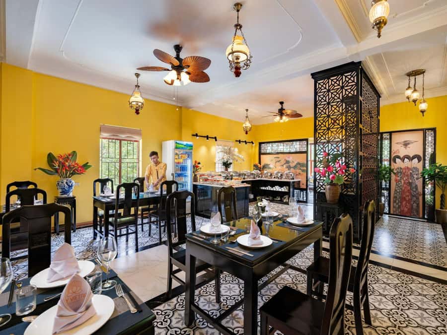 Hoa Lu - Tam Coc - Mua Cave / Limousine Transfer - What the $25 price really buys you