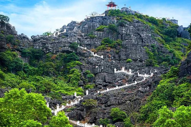 Hoa Lu - Trang An - Mua Cave- 1 Day Trip from Hanoi By Limousine and Small Group - The two-hour boat journey through Trang An