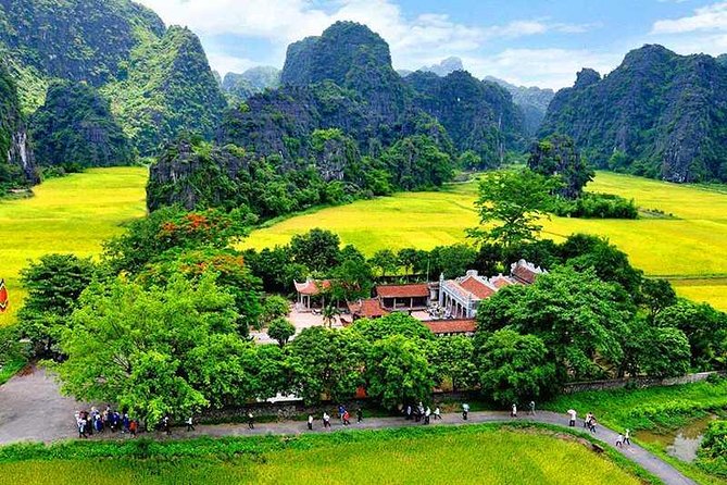 Hoa Lu - Trang An - Mua Cave- 1 Day Trip from Hanoi By Limousine and Small Group - Hoa Lu and the old royal center