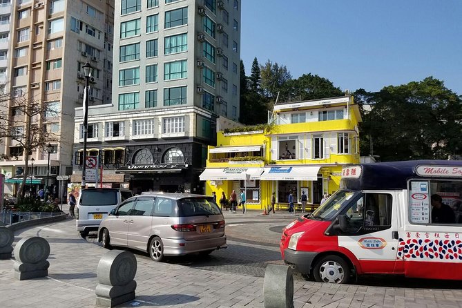 Hong Kong｜Private Sightseeing Tour with Local Driver-Guide - Stanley Market mixes shopping with sea views