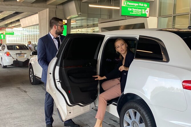 JFK AIRPORT LIMO | JFK To Manhattan Transfer With a Stretch Limo - Key Points Before You Book
