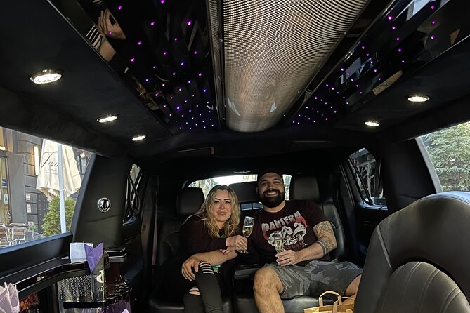 JFK Airport Limo Pick-up With Extra One Hour NYC Limo Sightseeing Tour - Who will enjoy this airport sightseeing ride