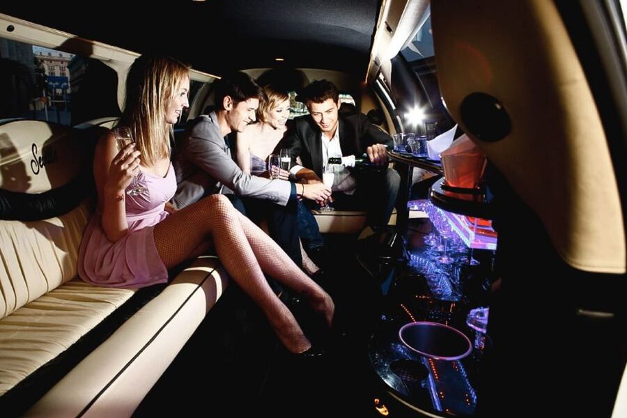 Krakow: VIP Limo Party Tour - Price and value for a group of 10