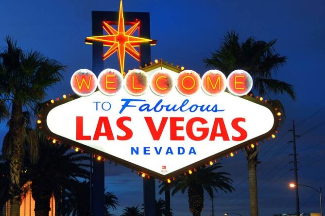Las Vegas Strip at night like a Star with champagne by luxury limo - 3 or 5 hrs - The chauffeur can shape the evening