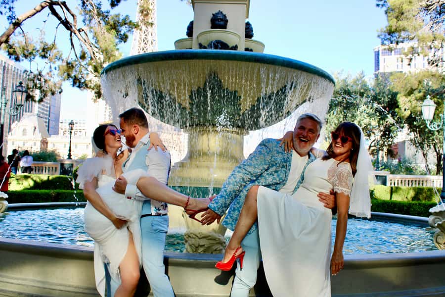 Las Vegas Strip Limo Tour with Champagne and Photos - Key points at a glance