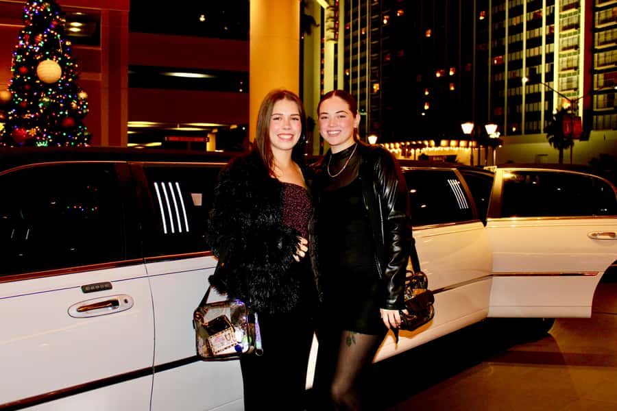 Las Vegas Strip Limo Tour with Champagne and Photos - What the photographer option adds