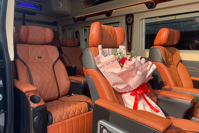 Limousine Bus from Hanoi to Ninh Binh/Tam Coc - The two-hour road journey and the planned stop
