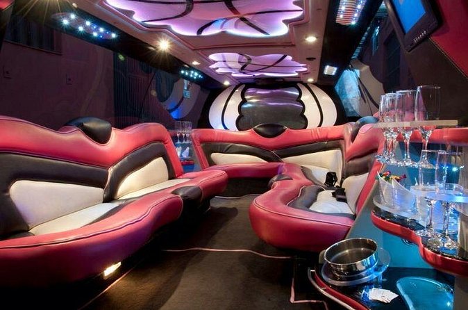 Limousine & nightclub Barcelona - Who should book this night out?