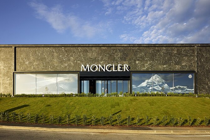 Limousine Service from Florence The Mall Outlet private driver - Booking, cancellation, and confirmation details