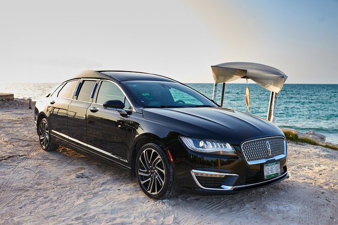 Lincoln Strecth Limo from Costa Mujeres to Cancun Airport - A private send-off from Costa Mujeres