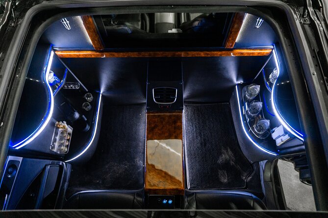 Lincoln Strecth Limousine with Wi Fi on board - Booking and cancellation details