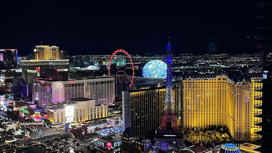 Luxurious Las Vegas Night Tour in a Mercedes Sprinter Limo - Meeting the Welcome to Las Vegas Sign