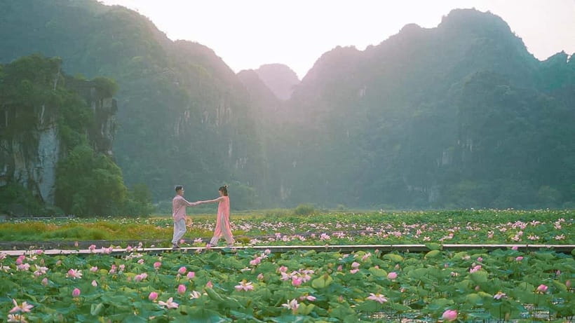 Luxury Limousine Tour: Hoa Lu, Trang An/Tam Coc & Mua Cave - Hoa Lu, Vietnam’s former capital
