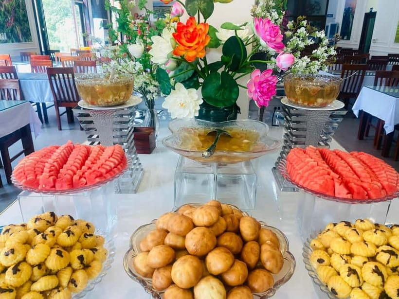 Luxury Limousine Tour: Hoa Lu, Trang An/Tam Coc & Mua Cave - Lunch in Ninh Binh