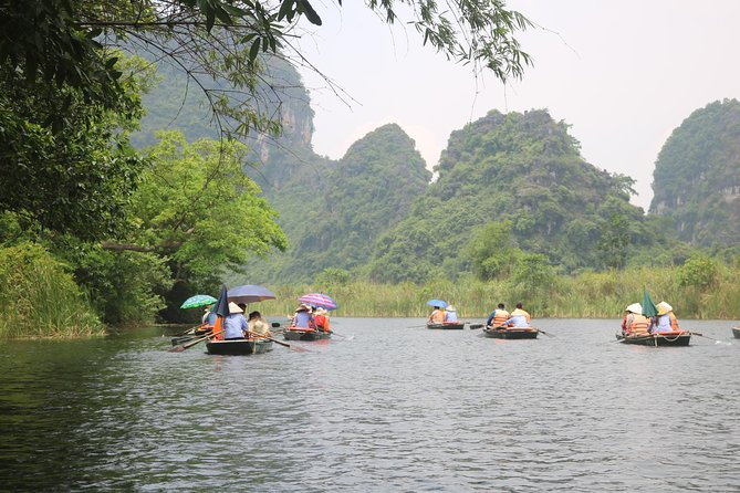 Luxury Limousine Trang An-Mua Cave - Bich Dong max 6-8 pax/ group - Cycling through villages and rice paddies