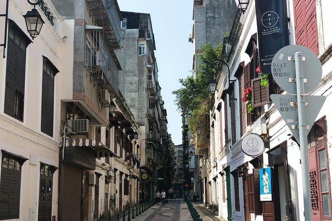 Macau｜Private Sightseeing Tour with Local Driver-Guide - Macau Tower adds a modern counterpoint
