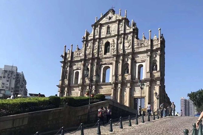Macau Private Tour with Toyota Alphard luxury MPV limousines - Key points at a glance