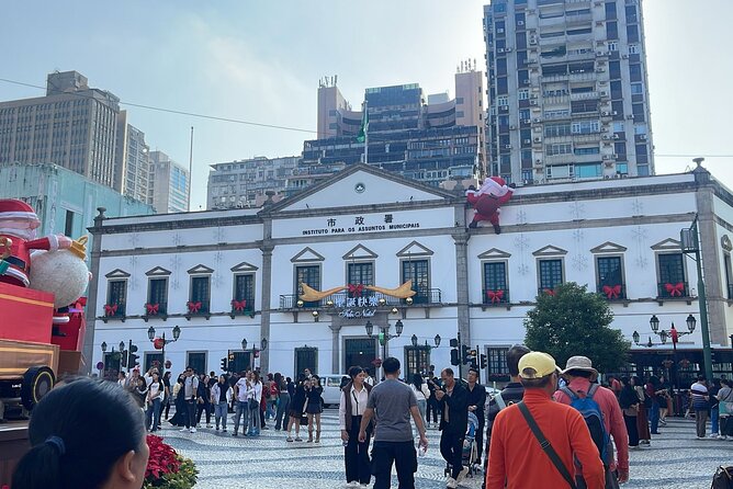 Macau Private Tour with Toyota Alphard luxury MPV limousines - Wynn Macau and the Venetian Macao
