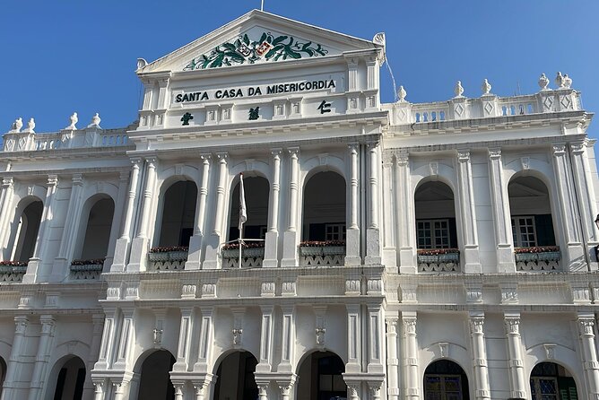 Macau Private Tour with Toyota Alphard luxury MPV limousines - Rua do Cunha and the shorter Macau experience