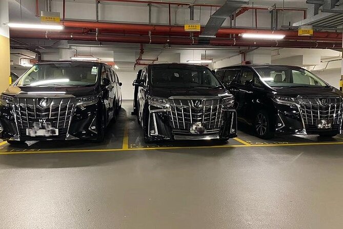 Macau Private Tour with Toyota Alphard luxury MPV limousines - Crossing the Hong Kong-Zhuhai-Macao Bridge