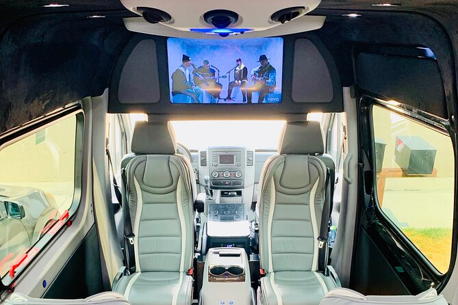 Napa - Sonoma Limo up to 9 passengers - Who will enjoy this most