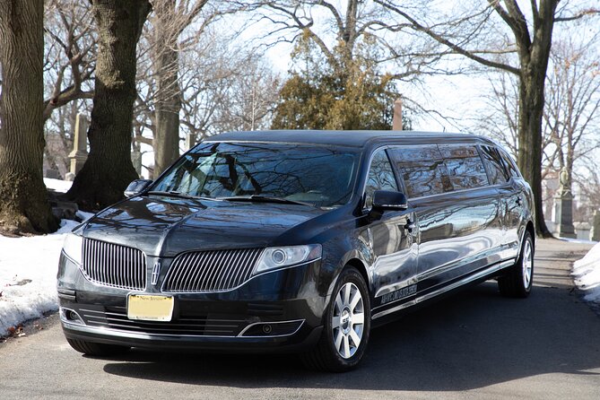 New York City Airport Arrival Transfer by Limo LGA JFK EWR - A private ride from JFK, LaGuardia, or Newark