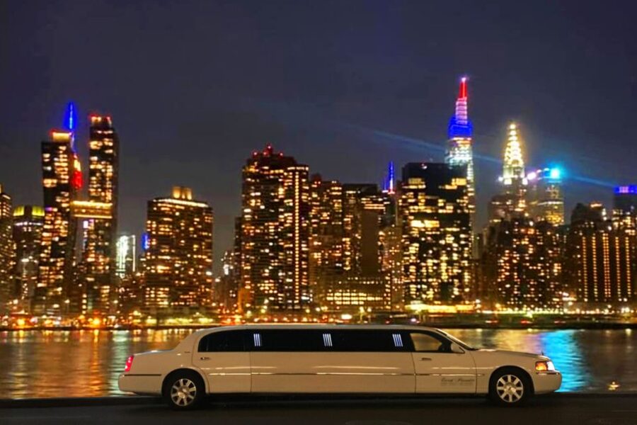 New York City: Private Manhattan Limousine Tour - Fifth Avenue and Rockefeller Center