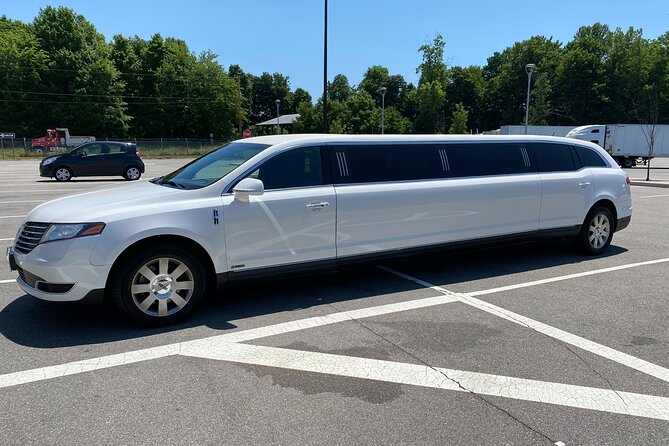 Newark (EWR) Airport Stretch Limo Service To NYC - The private ride from Newark to Manhattan