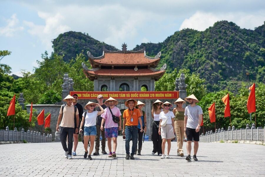 Ninh Binh 1 Day,HoaLu-Tam Coc-Mua Cave,Buffet Lunch,Limo Bus - Why this Ninh Binh day trip works