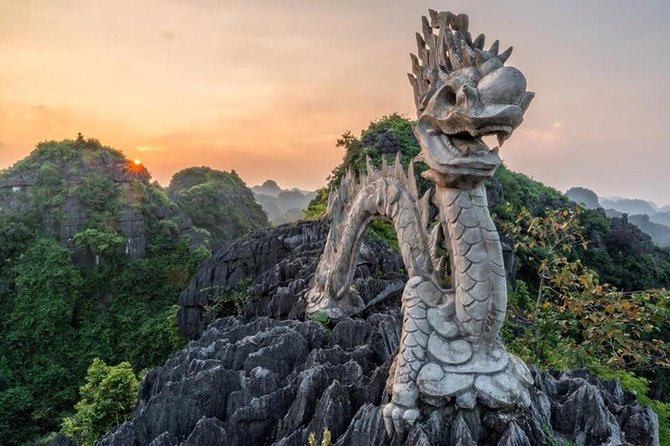 Ninh Binh 1 Day Trip With Mua Cave and Dragon Mountain Hiking - The guide and the feel of the day
