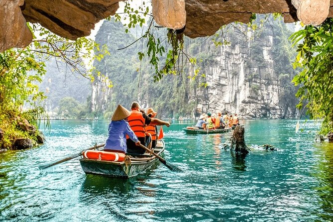 Ninh Binh Day Tour Tam Coc Mua Cave Hoa Lu Buffet Lunch Limousine - Buffet lunch in Tam Coc