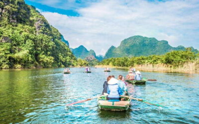 Hoa Lu Mua Cave Trang An on Limousine and Cycling
