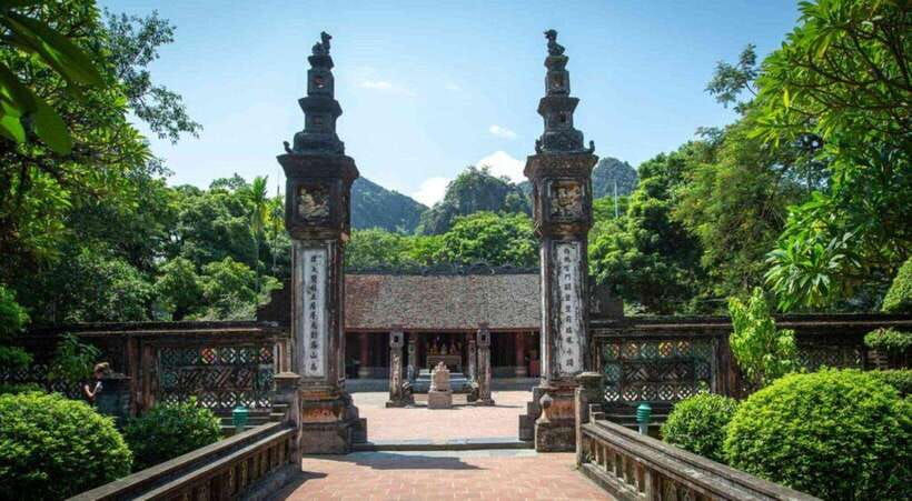 Ninh Binh: Hoa Lu Mua Cave Trang An on Limousine and Cycling - What the $48 price includes