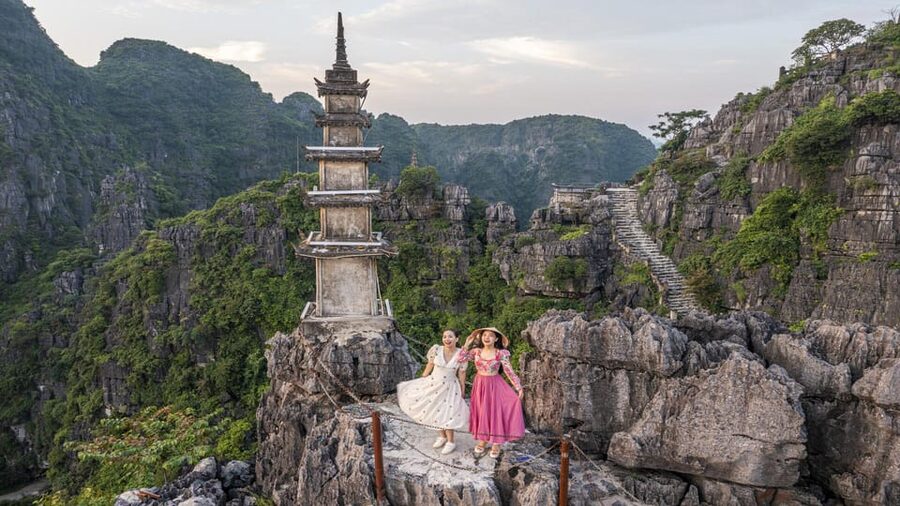 Ninh Binh: Hoa Lu Tam Coc Hang Mua on Limousine and Cycling - Key points at a glance