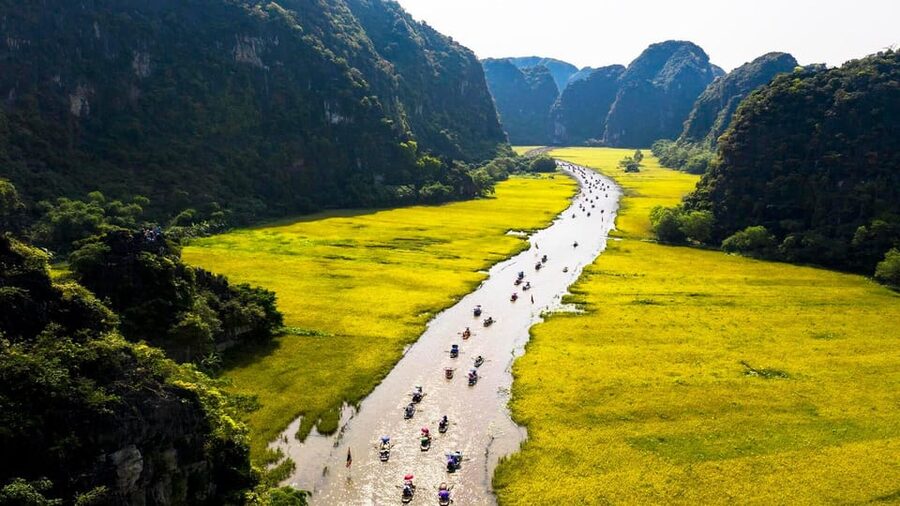 Ninh Binh: Hoa Lu Tam Coc Hang Mua on Limousine and Cycling - Hoa Lu and the temples of two kings
