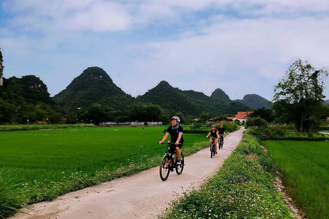 Ninh Binh Luxury Day Tour by Limousine- Small Group- All included - Hoa Lu and the story behind the region