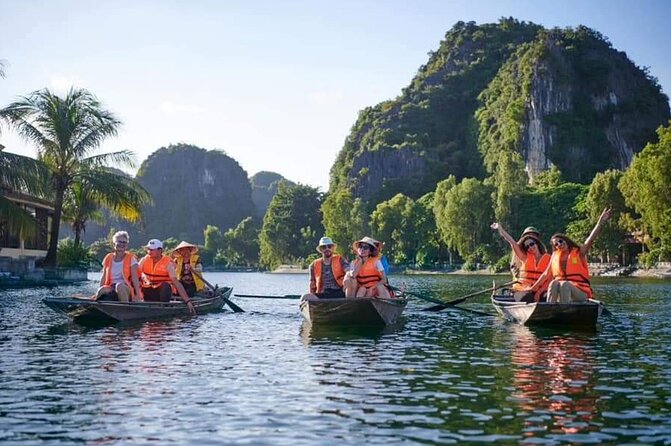 Ninh Binh Tour from Hanoi for 6-9 Pax/tour by DCar Limousine - Small-group transport from Hanoi