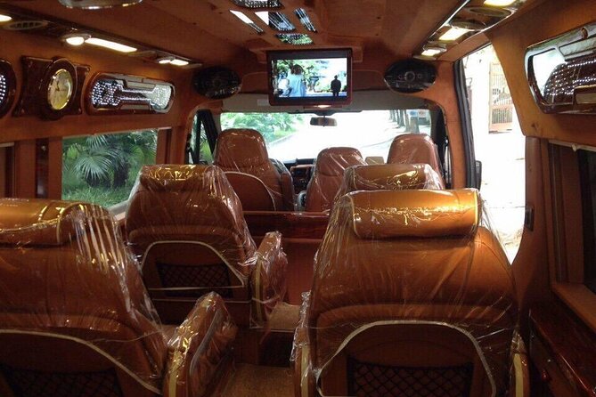 Noi Bai airport transfer by luxury Limousine Bus to Sapa from Hanoi - From Noi Bai Airport to the first meeting point