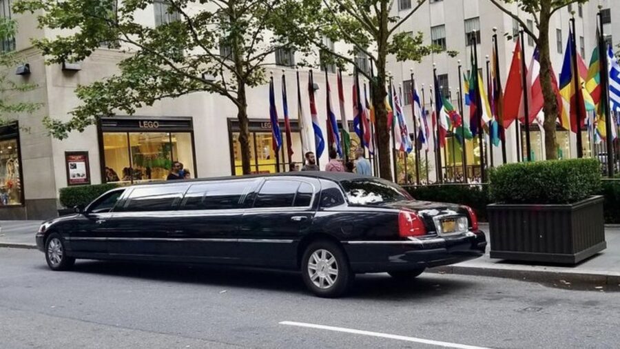 NYC Limousine Tour By Stretch Limo-King And Queen Limo NYC - Chinatown and Little Italy in one city snapshot