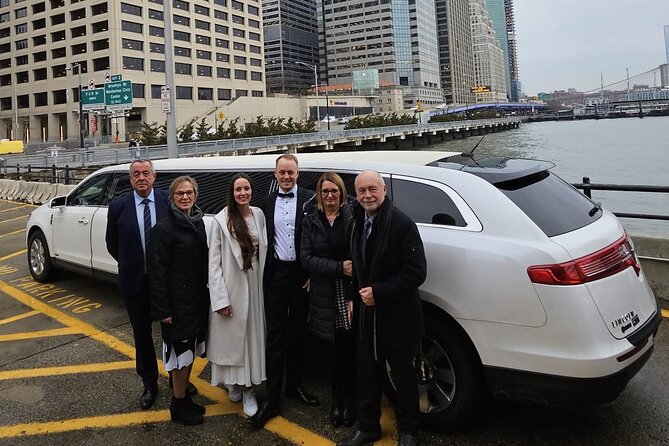 NYC Limousine Tour (New York "NYC Limo Tour" Limo, SUV Or Van ) - Photo stops, drinks, and the limousine itself