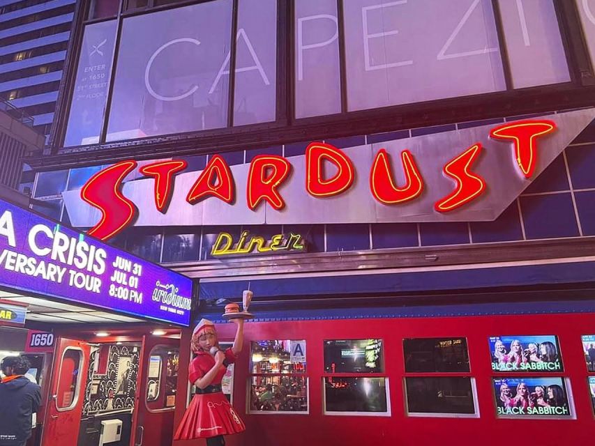 NYC: Private Home Alone 2 Stretch Limousine Tour with Pizza - Why this Home Alone 2 tour works