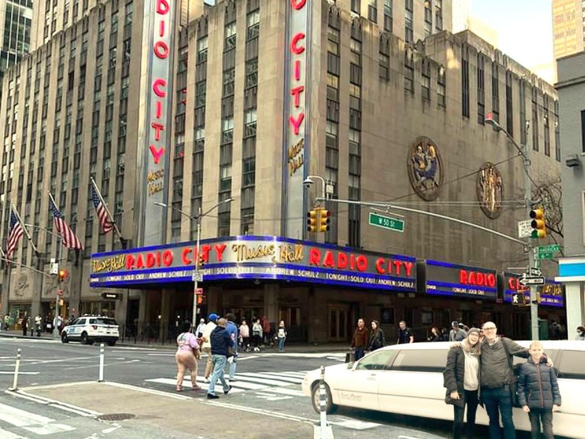 NYC: Private Home Alone 2 Stretch Limousine Tour with Pizza - What the limousine adds