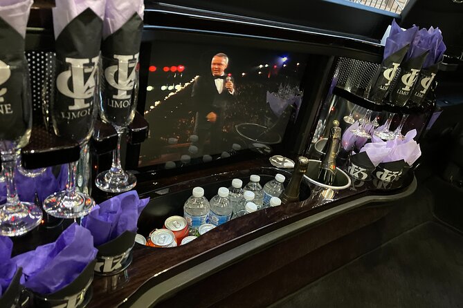 NYC Private Tour With Tour Guide-Stretch Limo, SUV Or Luxury Van - What the four-hour New York route is really like