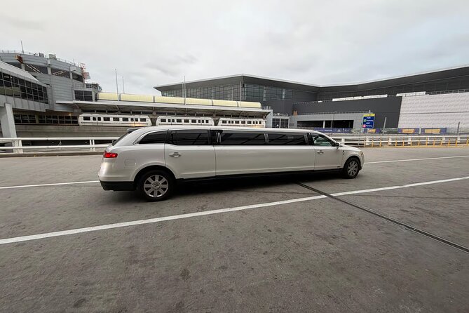 NYC VIP Private Luxury airport arrival ride by Stretch Limousine - What the airport pickup is really like