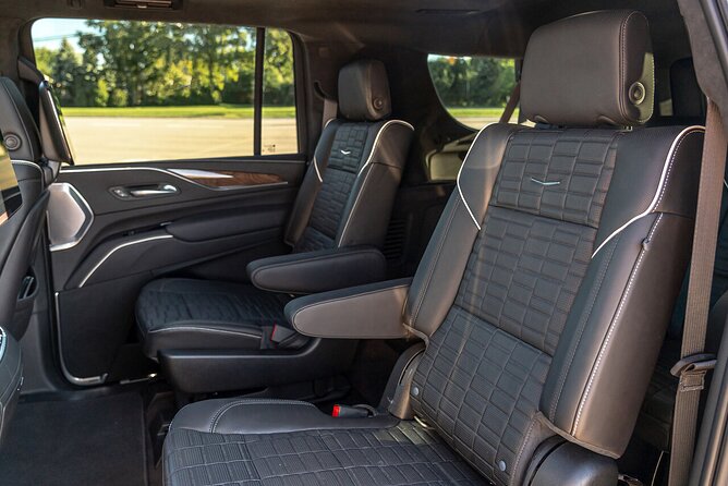 NYC VIP Private Luxury airport arrival ride by Stretch Limousine - The ride into Manhattan and the other boroughs