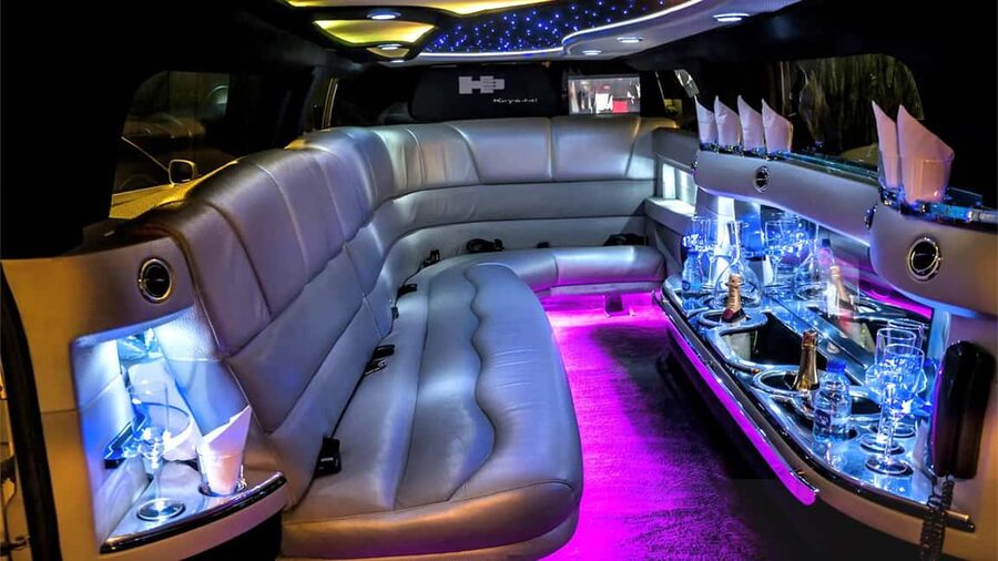 Paris: Romantic Limousine Tour - Key points at a glance